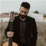 Doy clases particulares de guitarra a todos los niveles, objetivos profesionales y amateur. Experiencia como profesor en Superior